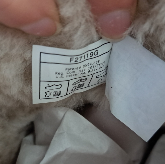 UGG boots, Sparkle and Zipper Details - Picture 8 of 8